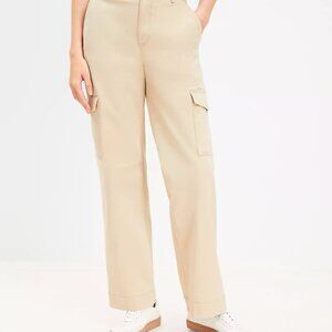 Olive  green LOFT structured cargo pants in twill